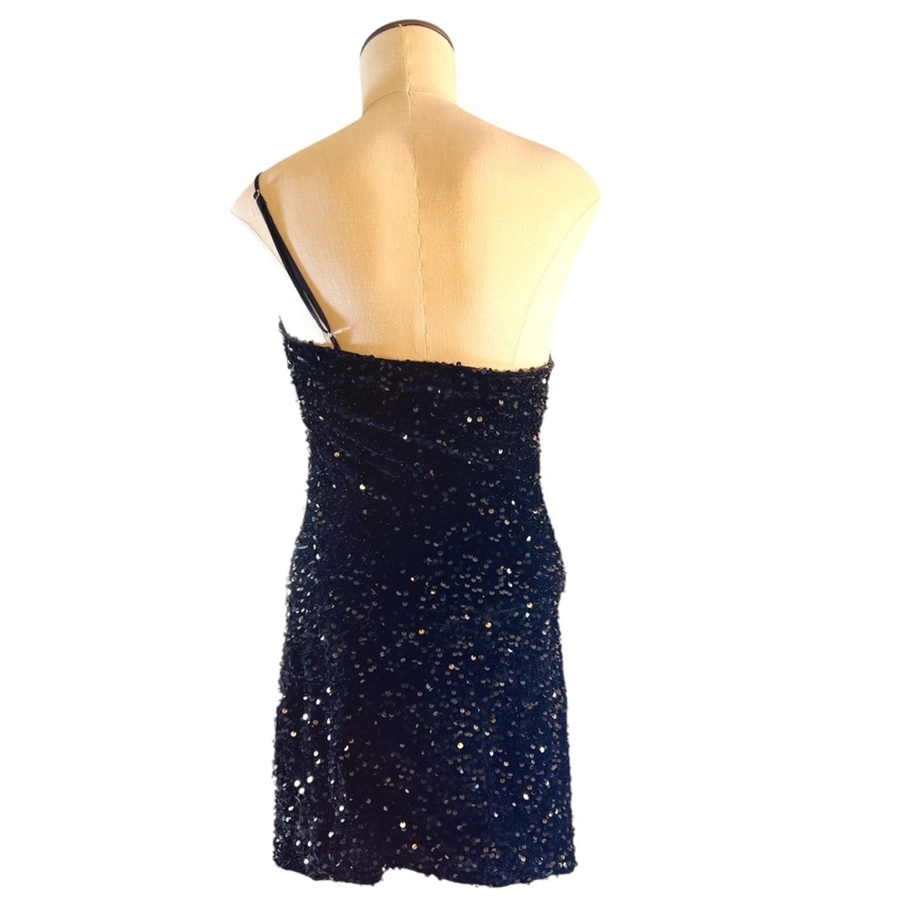 Lucy in the Sky Sequin Stretch Velvet One Shoulder Dress in Black Size M… - Picture 4 of 9